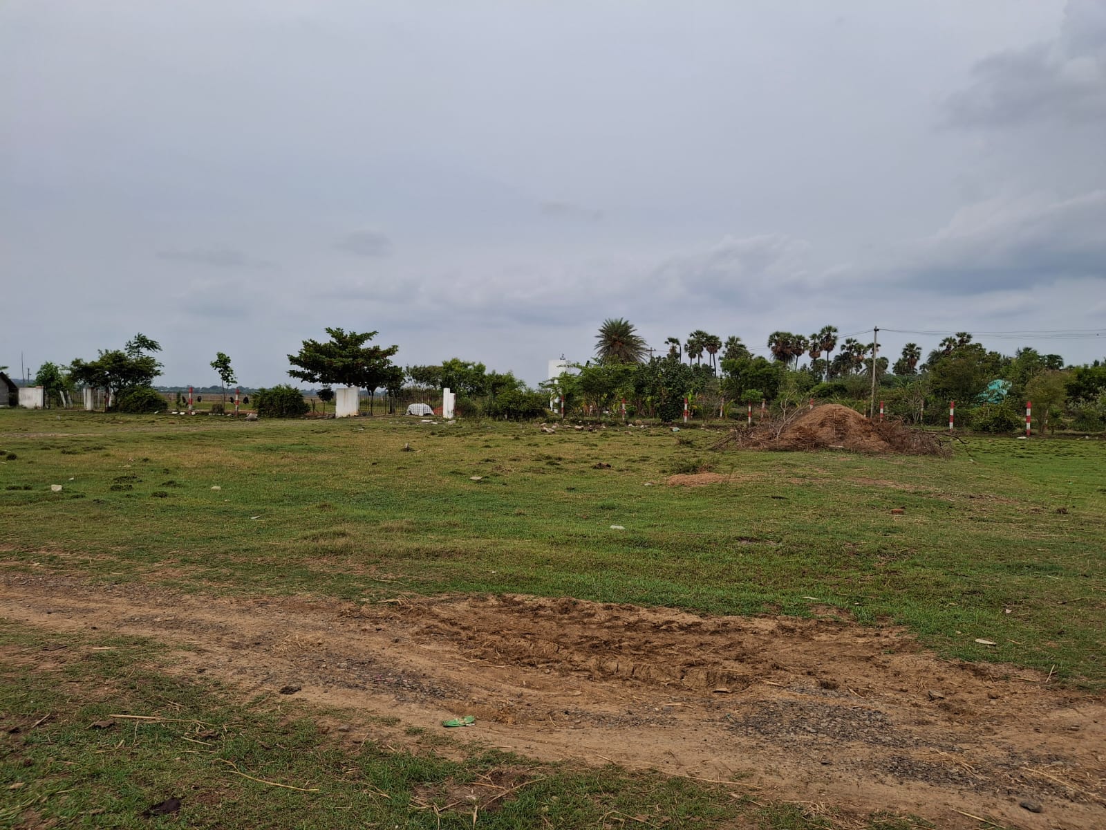 RESIDENTIAL PLOTS NEAR ORAGADAM AND WALAJABATH - Image 2