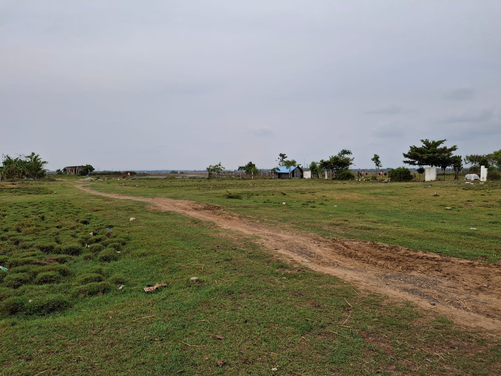 RESIDENTIAL PLOTS NEAR ORAGADAM AND WALAJABATH - Image 4